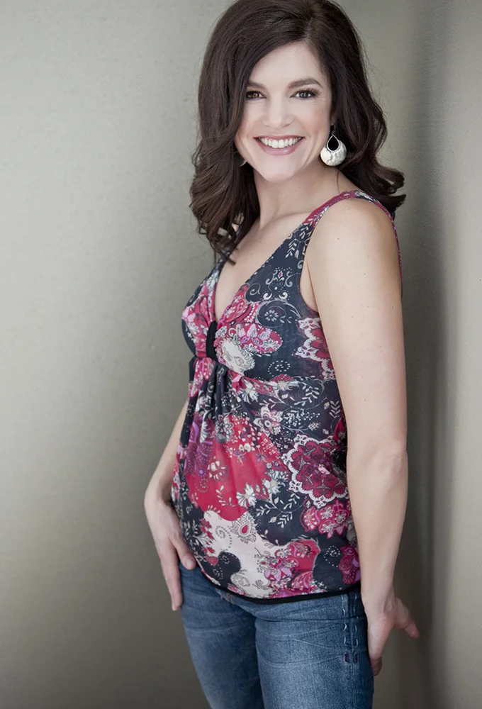 Contemporary-Seattle_woman-portrait-Y5G1907.jpg
