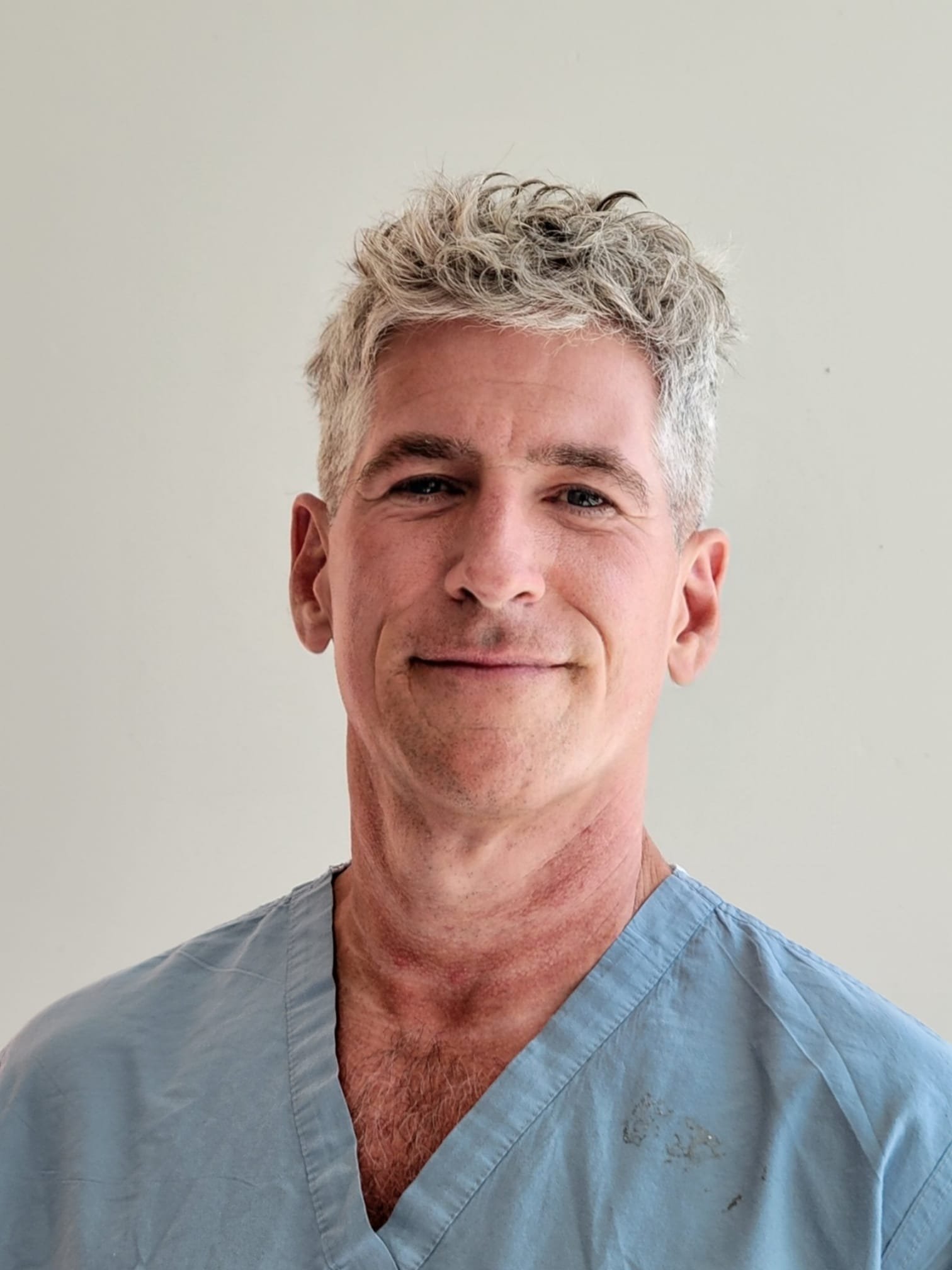 Dr Sean Younai Reviews