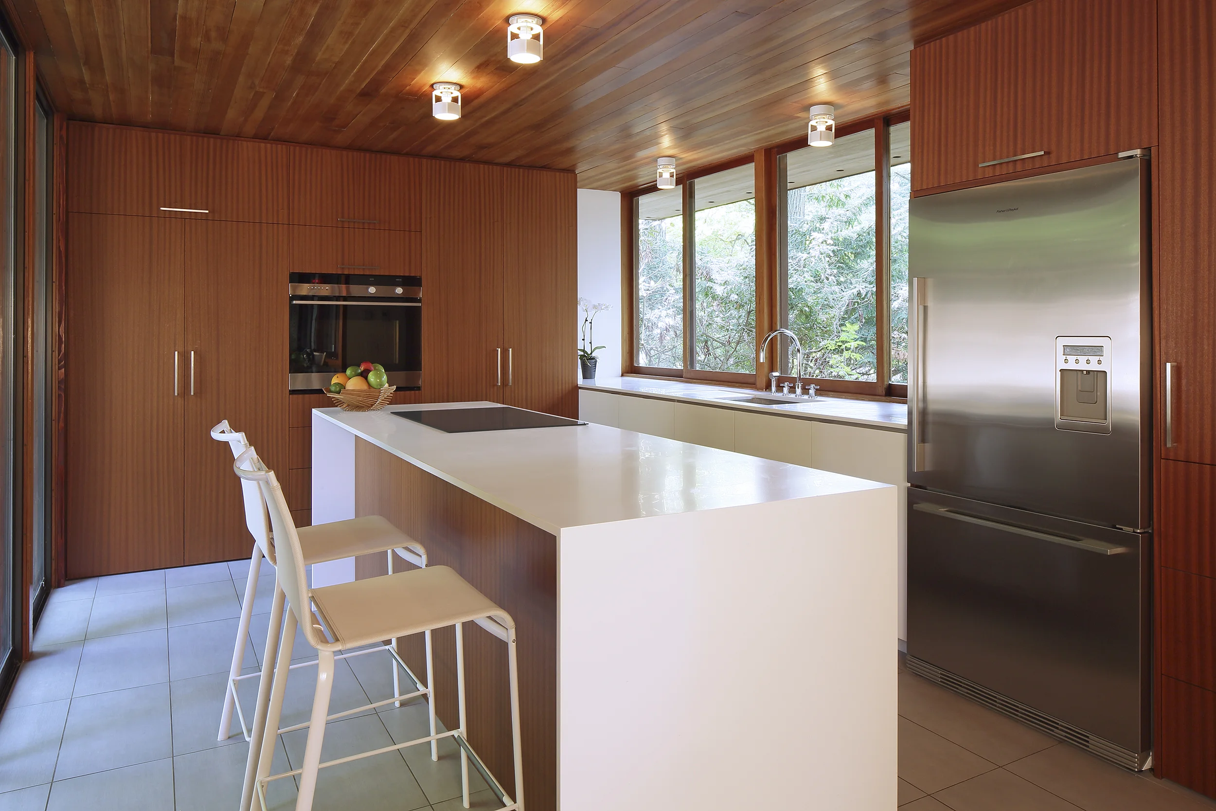 Elaine kitchen photo904.jpg