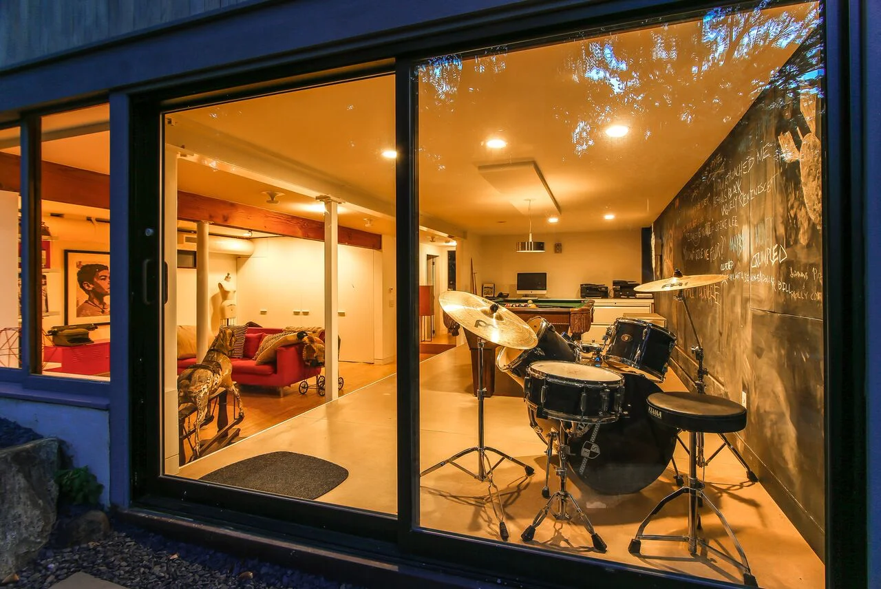 Hastings Residence Donwstairs @ Night.jpg