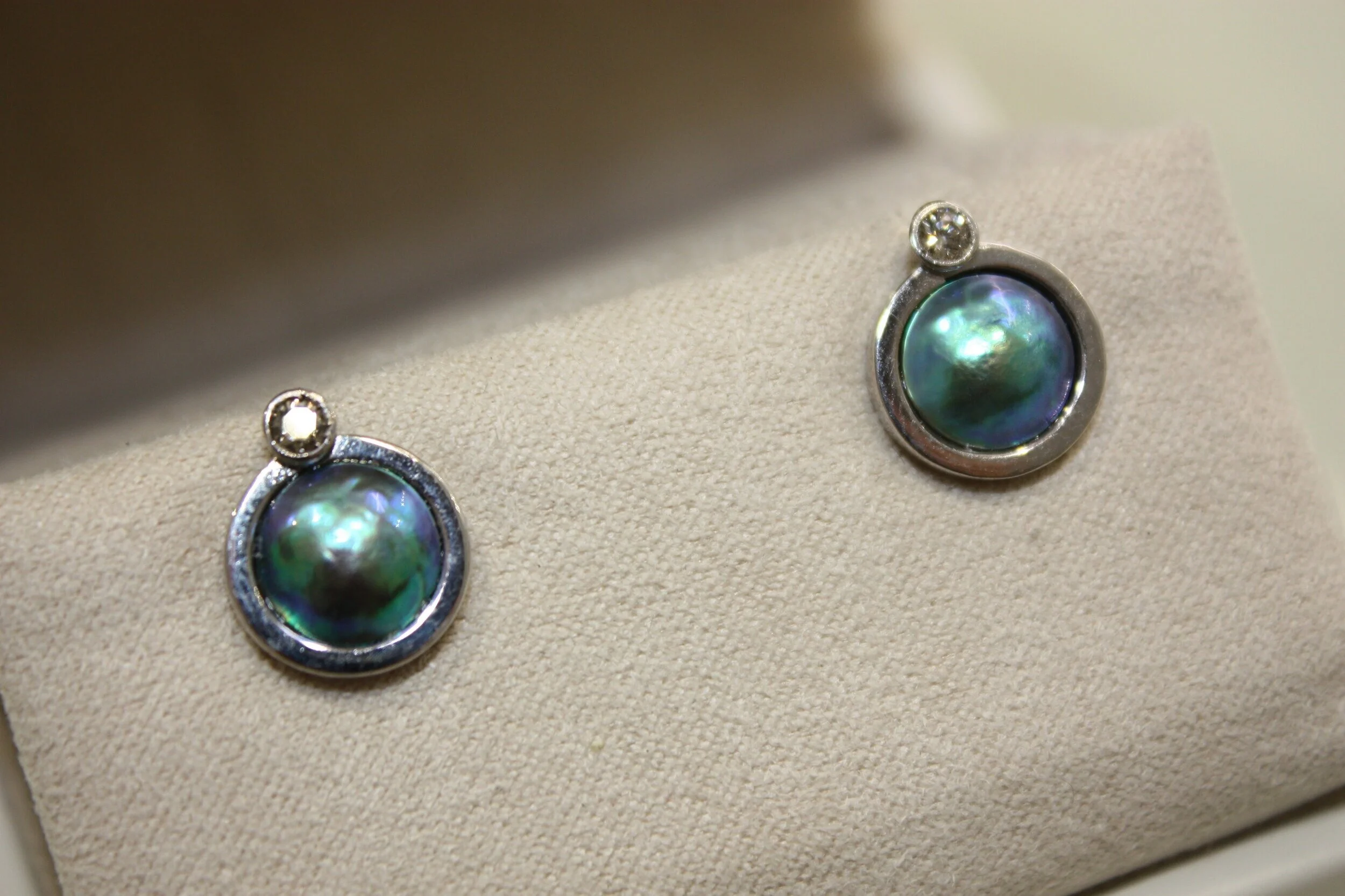 AURUM - Pacific Blue pearl