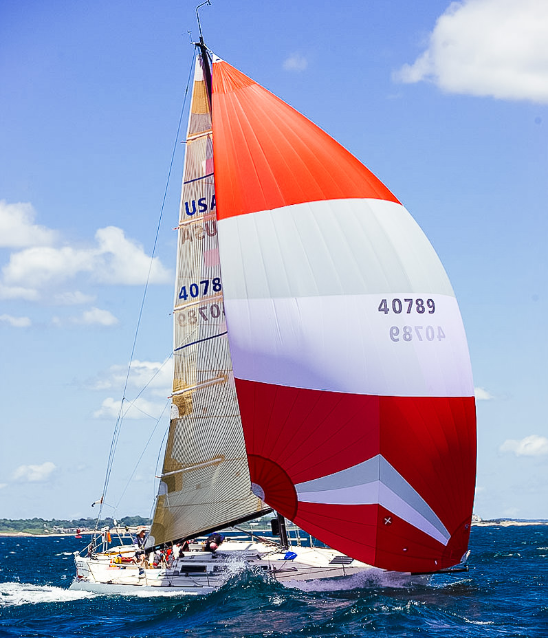 En A3:a på Express 37:an LORA ANN vid starten på Newport till Bermuda Race.