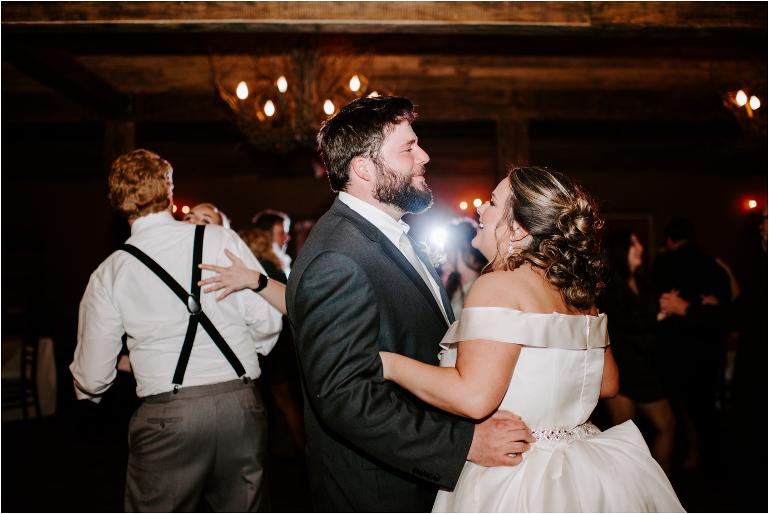 memphisweddingheartwoodhall4.jpg