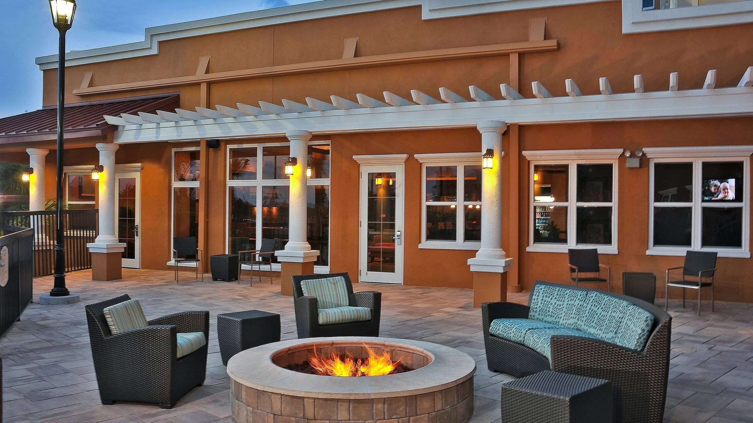 Hoteli-fire-pit.jpg