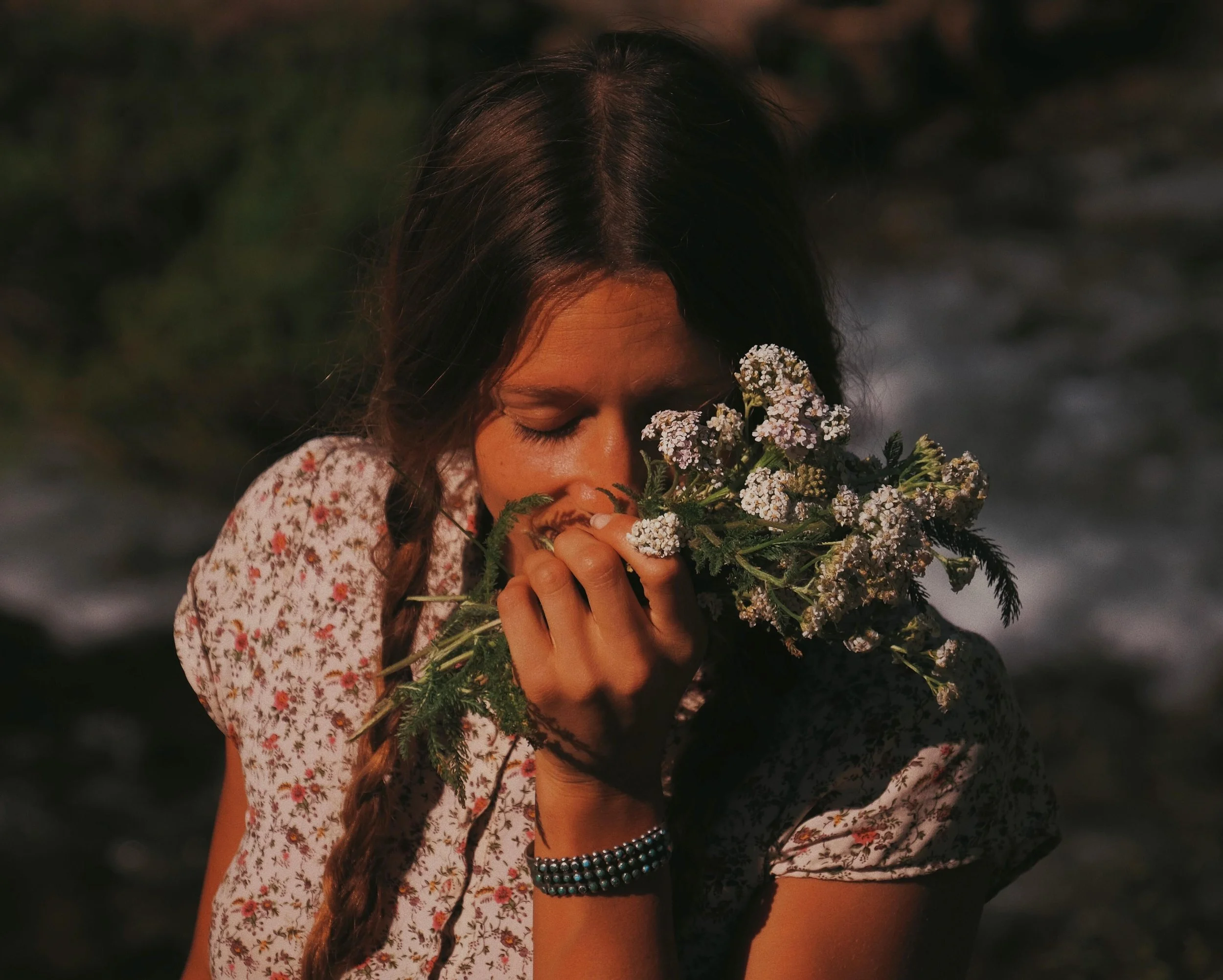 Slow Beauty 

Im not interested in pretty.
I want beauty.
Real beauty
the kind that sneaks up on you
That requires subtle
devotion.
The kind of beauty that belongs me
to this earth
And feeds the holy
unseen world
that gifts us 
Life.

The grey aspen 