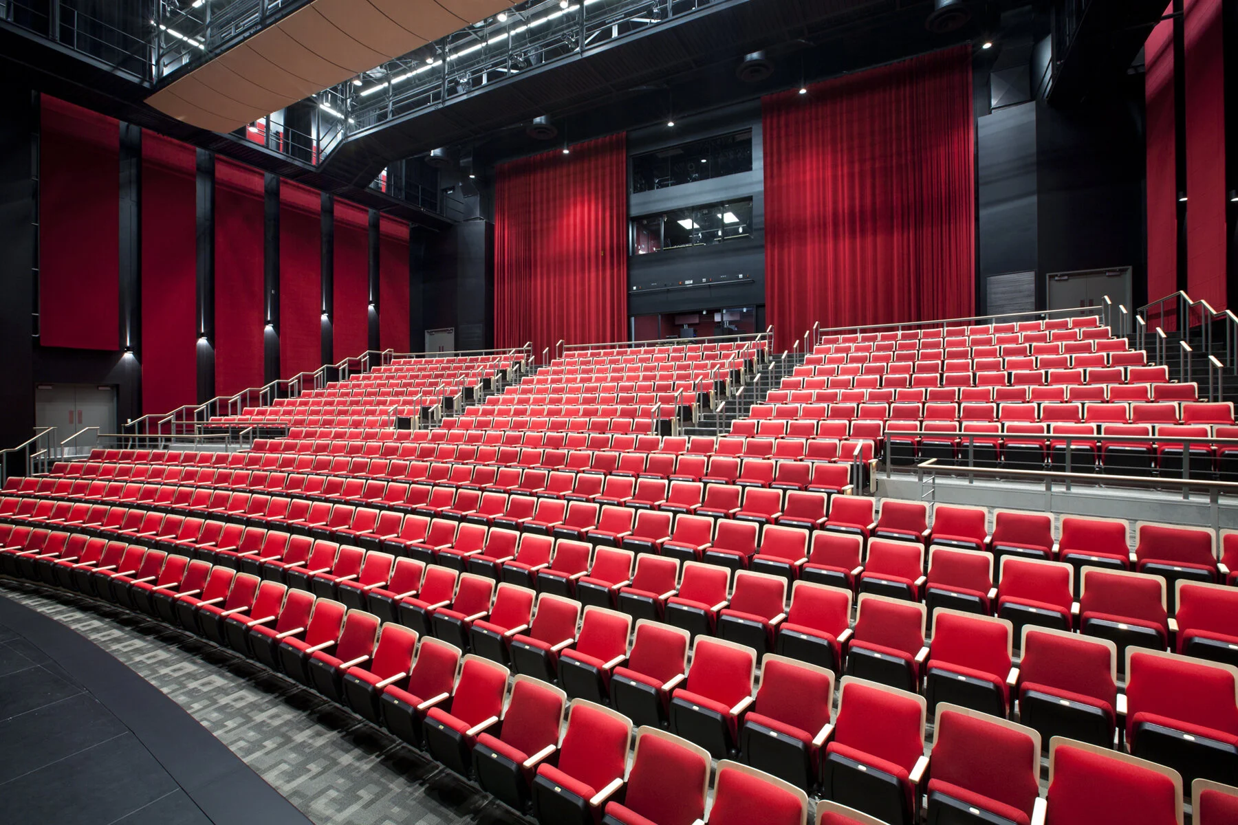 Mainstage.jpg