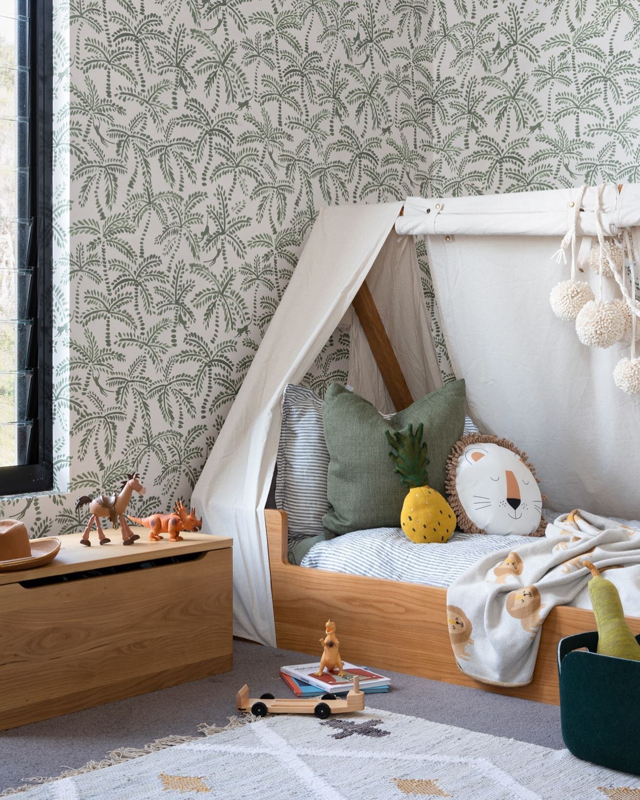 ➕Wallpaper➕It&rsquo;s no secret I love using wallpaper. Especially in a child&rsquo;s bedroom to add personality and warmth. 

Like this gorgeous little guys bedroom for my 2020 project in Banjup. I made sure I selected a wallpaper and furniture that