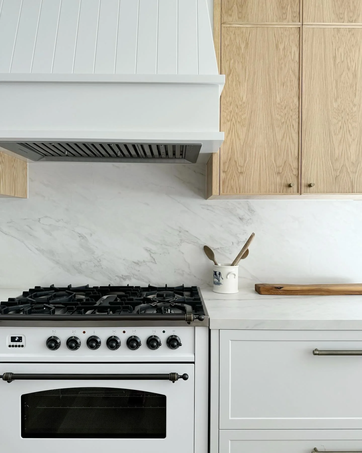 ➕KITCHEN➕Starting this year with a look back at the year that was. I tried to do a specky reel with my &lsquo;best of 2023&rsquo; but gave up because it kept glitching. 

Anyway! I couldn&rsquo;t go past sharing this amazing kitchen completed as part