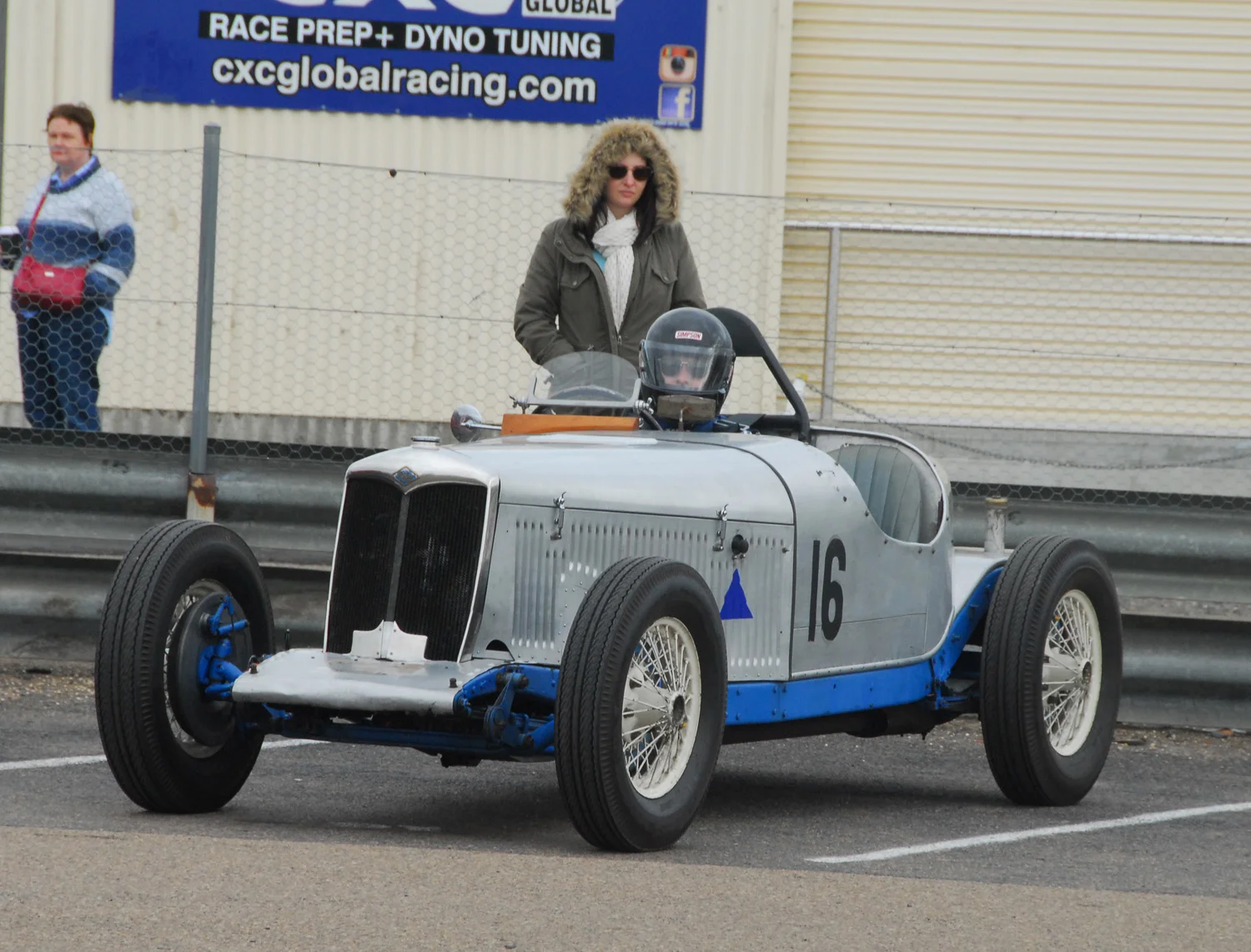 DSC_0075r.jpg