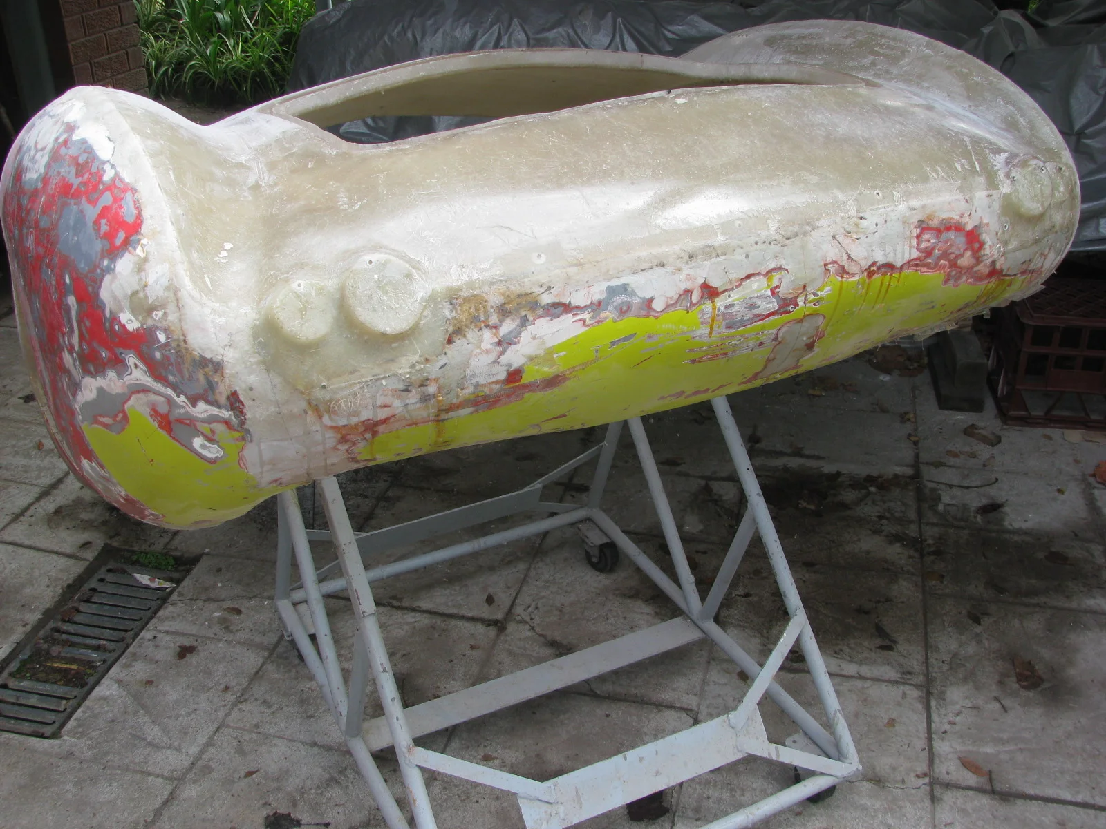 Body in halves made it easy to move around to repair