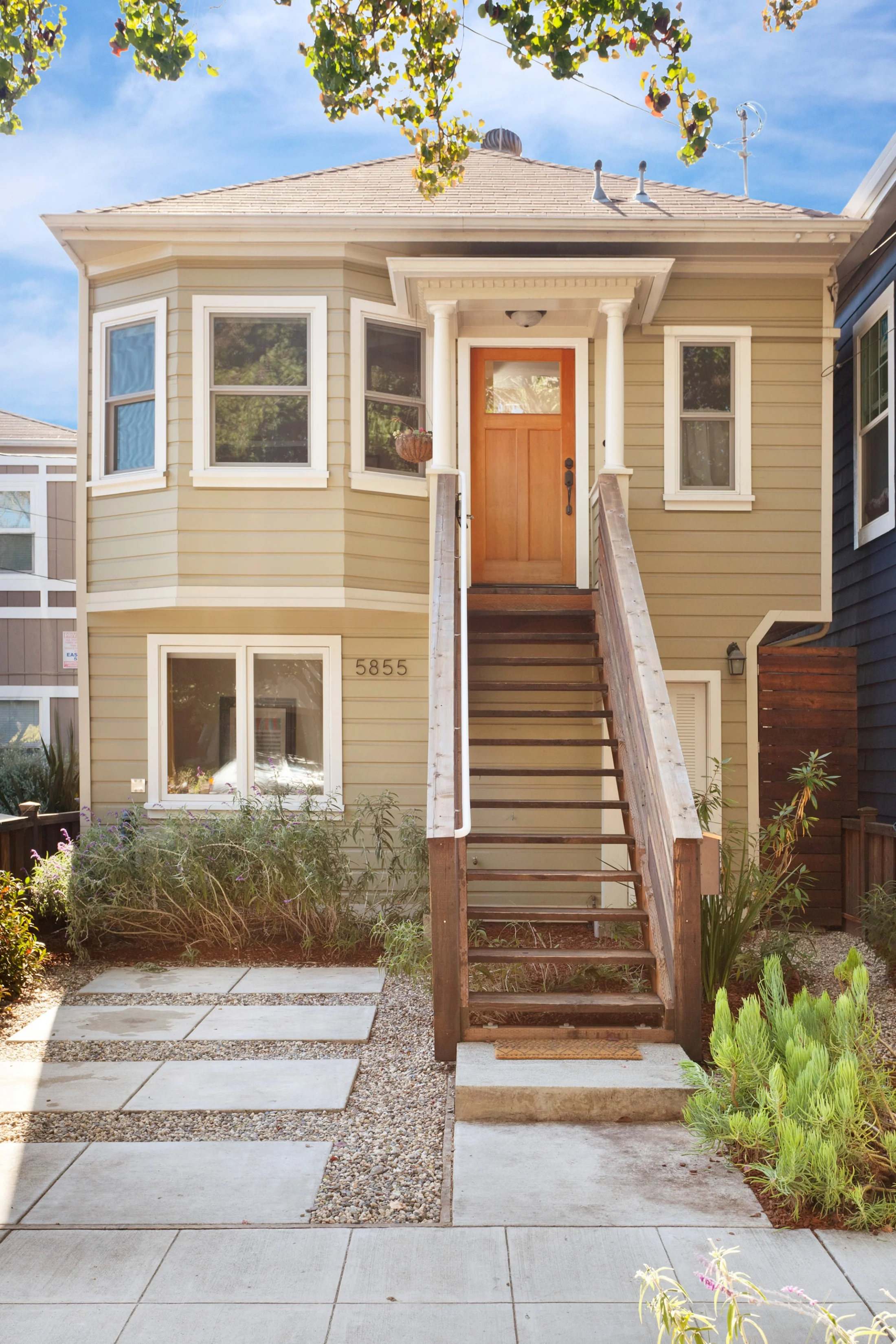 SOLD | 5855 VALLEJO STREET, EMERYVILLE $950,000