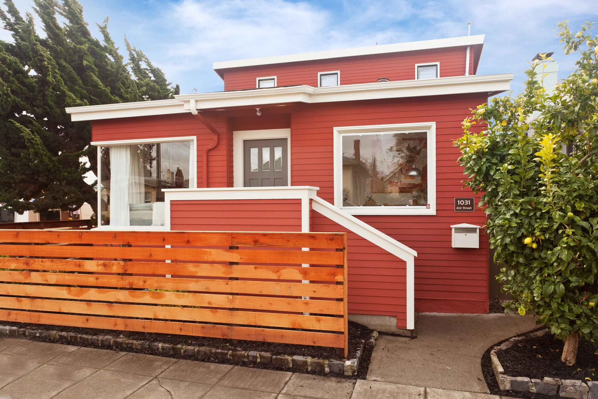 SOLD | 1031 61st Street, Oakland $857,000