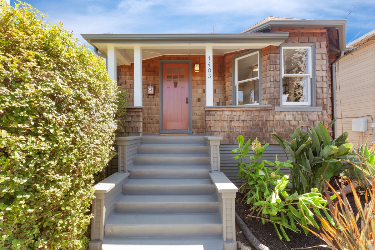 PENDING | 1403 Santa Fe Avenue, Berkeley $825,000