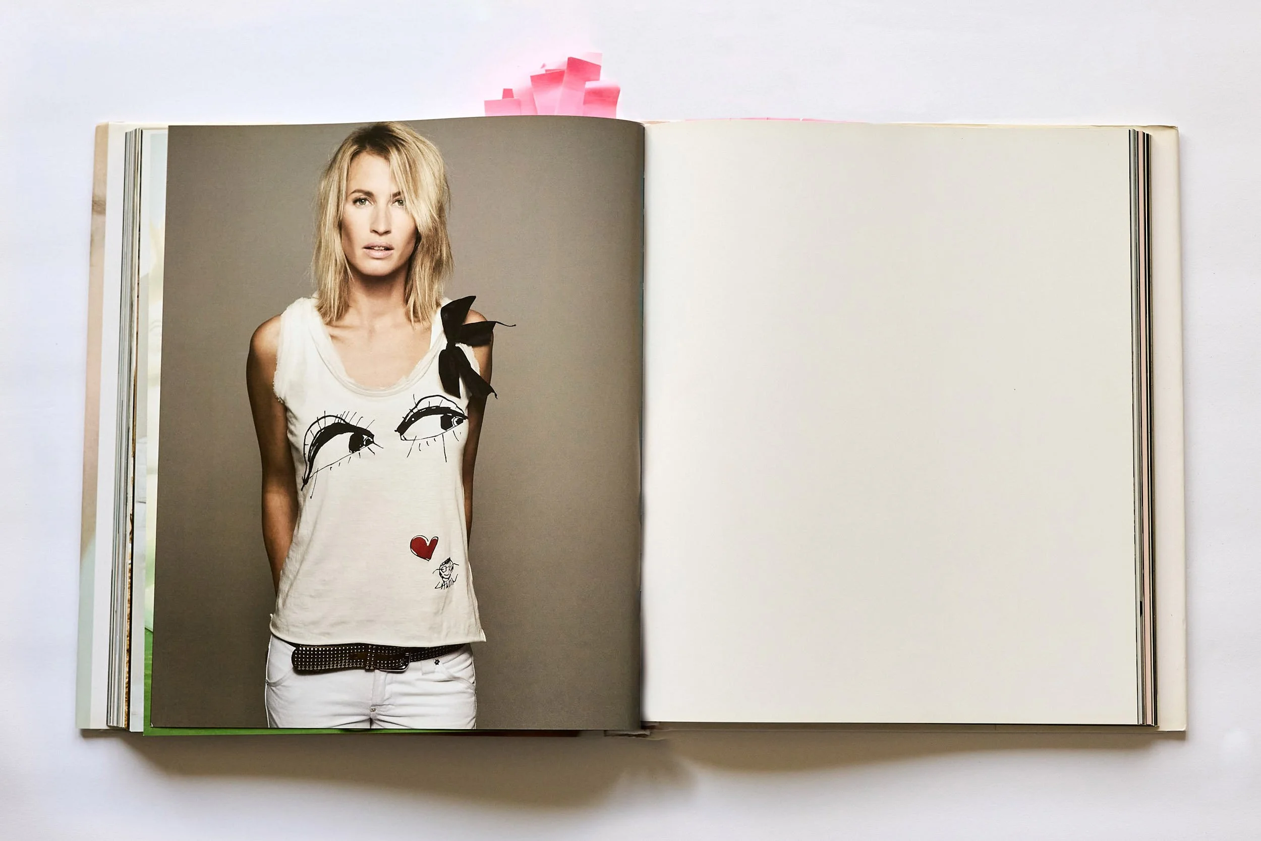 26.003 wedsite (book)0146AA.jpg