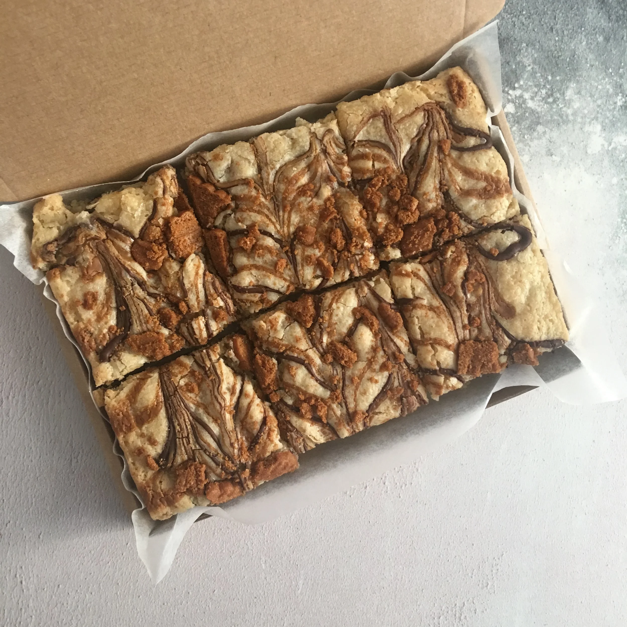 lotus biscoff blondies.jpeg
