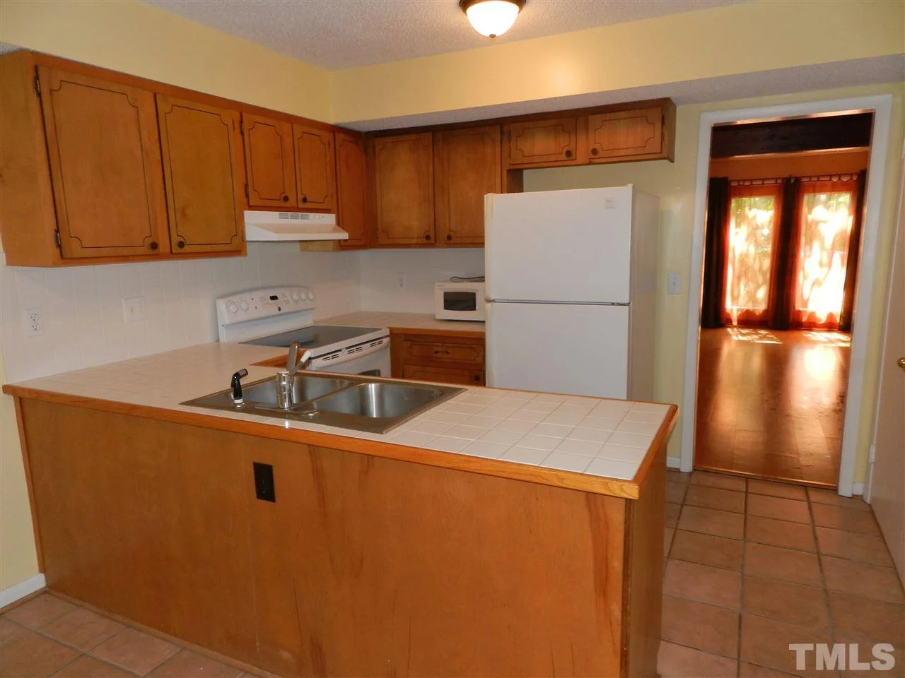 1304 Seaton - Kitchen.jpg
