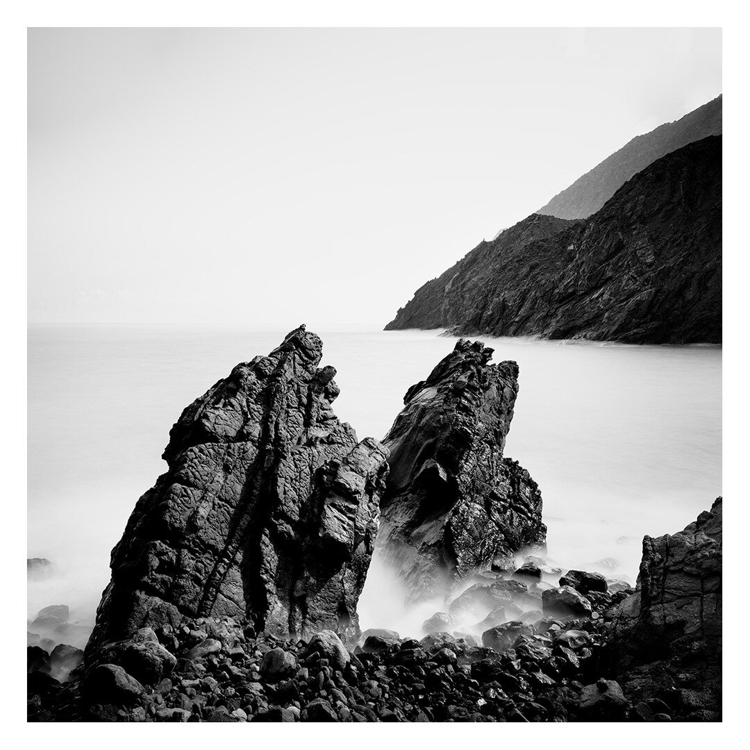 Rock Formation on the Beach, Spain
.
.
.
#landscapephotography
#mediumformatphotography
#blackandwhitephotography
#blackandwhite
#bnw
#monochrome
#monoart
#bw
#monotone
#monochromatic
#fineart_photobw
#geraldberghammer
#silverfineart
#minimalistphoto