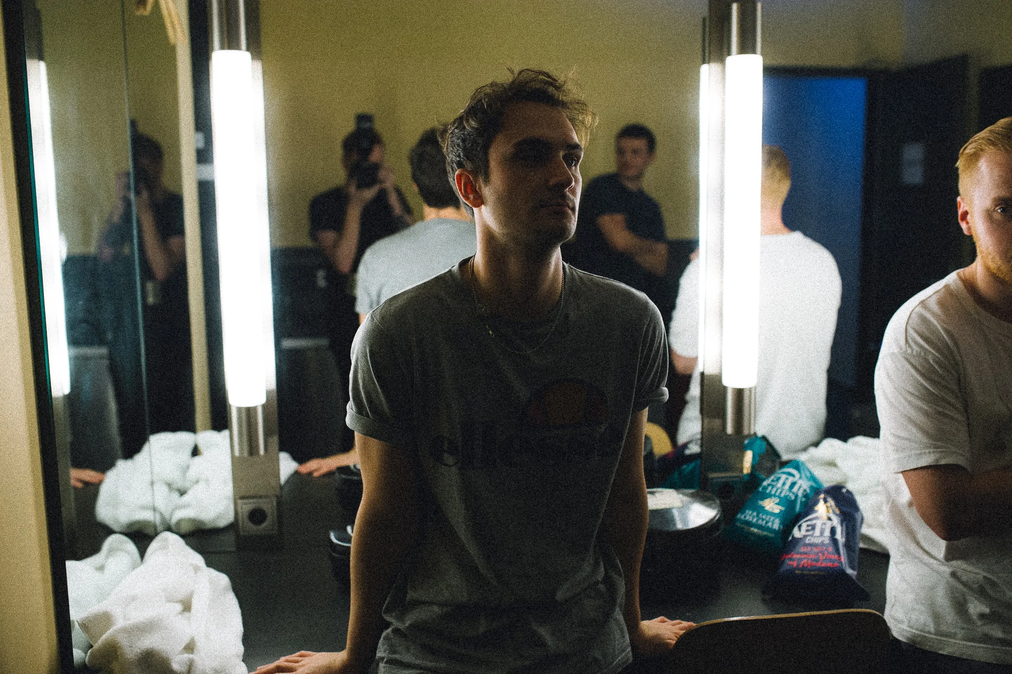 BACKSTAGE-LIGHT