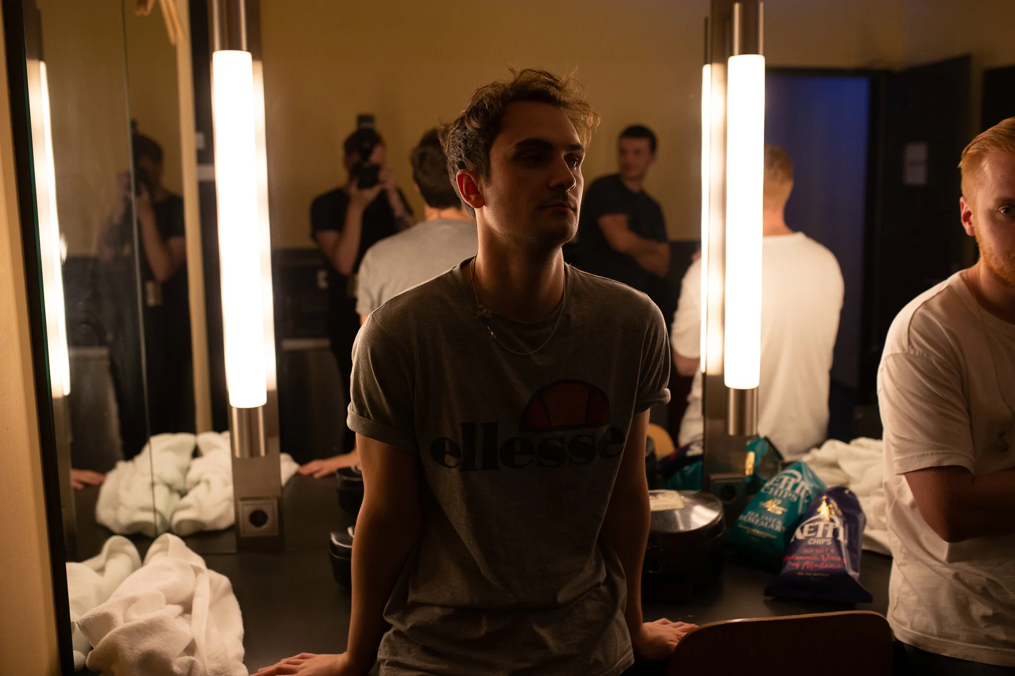 backstagelight-raw.jpg