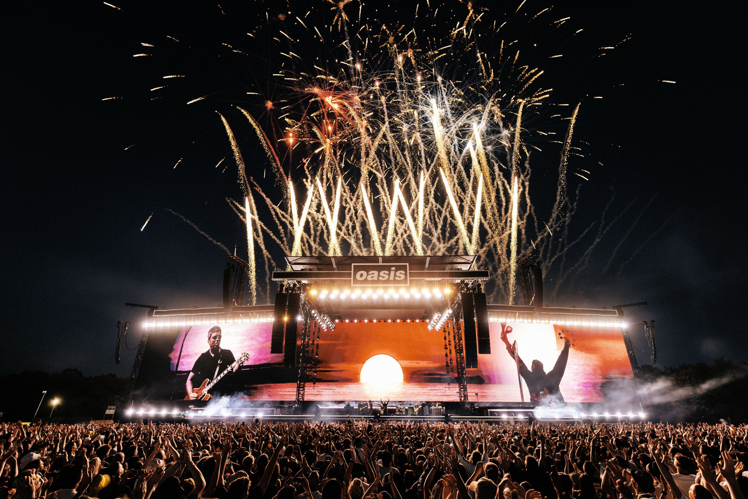 MANCHESTER-FIREWORKS-1.jpg