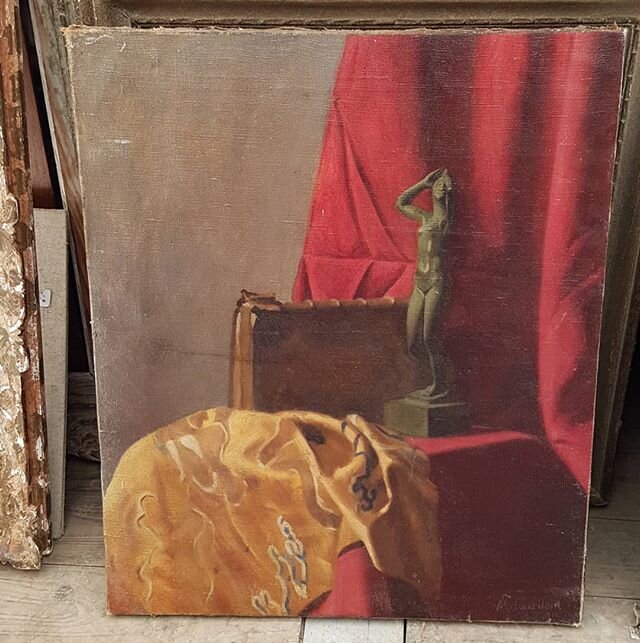 Such a beauty from 1910!❤ #frenchpainting #oiloncanvas #stilllife #oldpainting #wallartideas #originalart #oilpainting #vintagepainting #tableauxanciens #figurativepainting #frenchpainter #frenchart #artinspiration #artinspo #livingroompainting #euro