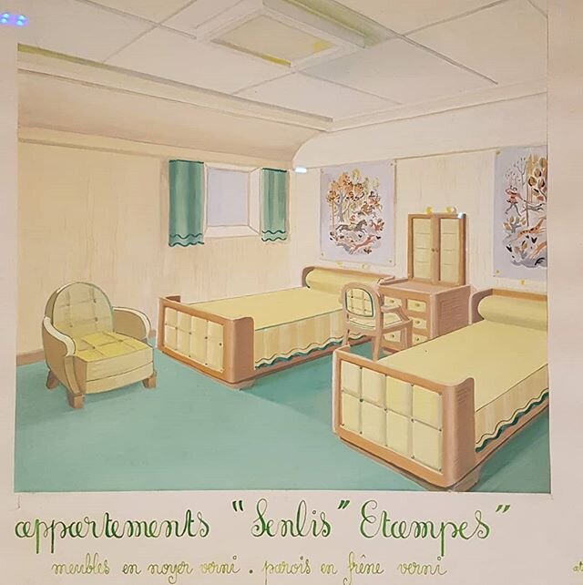 One of the luxury appartments of the &quot;Ile-de-France&quot; transatlantic liner. By Germaine Darbois-Gaudin, 1949.

#interiordesigninspiration #1940sdecor #paquebotiledefrance #colorcombo #frenchinteriors #museedesannees30 #frenchmuseum #yellowbed