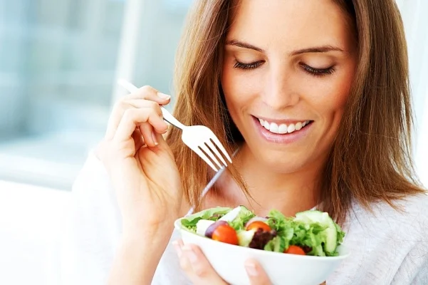 woman eating healthy.jpg