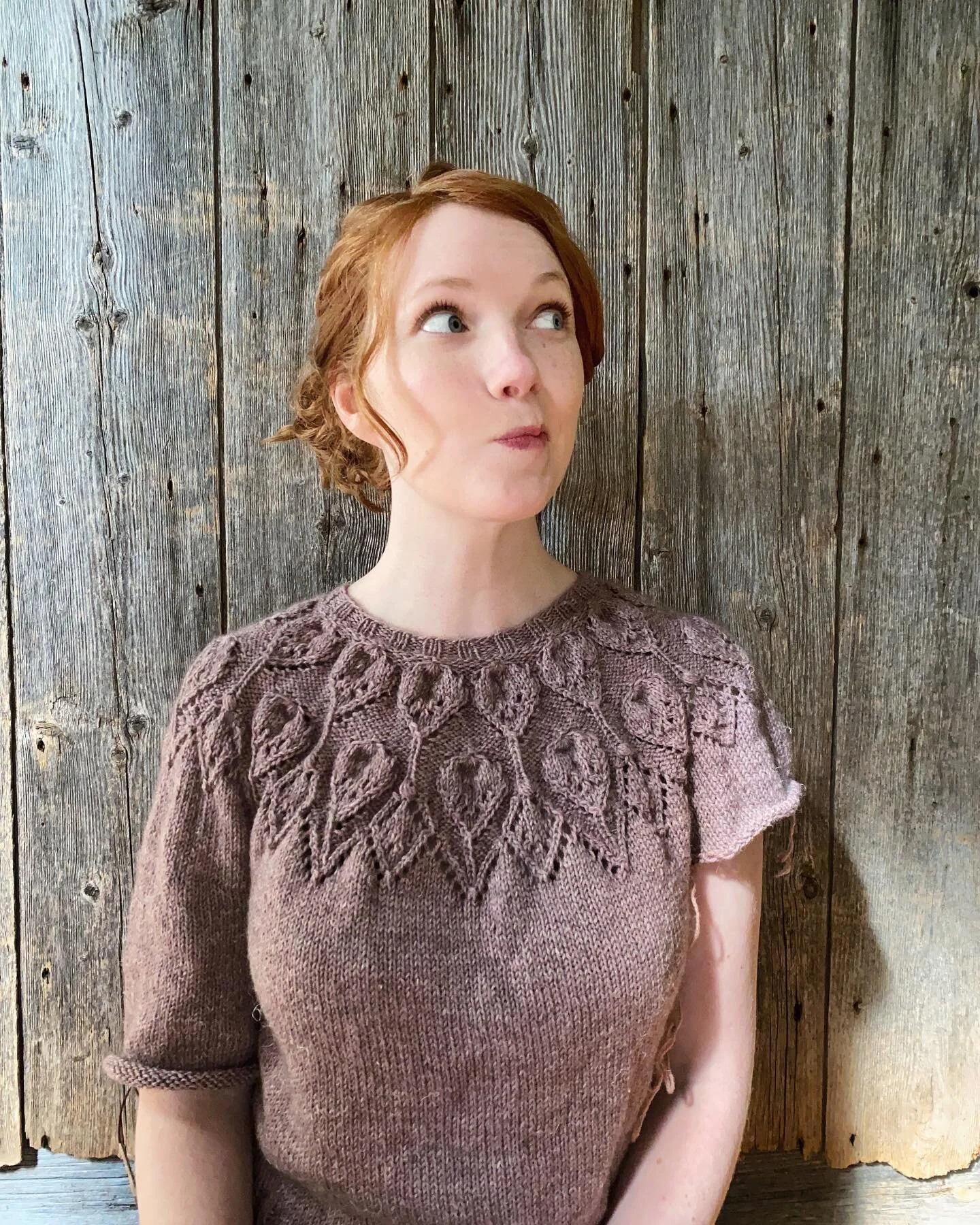An update on my Petiole! I&rsquo;m so close to finishing it and I can&rsquo;t wait to be able to wear this all Autumn. I&rsquo;m not the fastest knitter, but I burned through that yoke so quickly!
.
For the body, I decided to do the waist shaping, bu