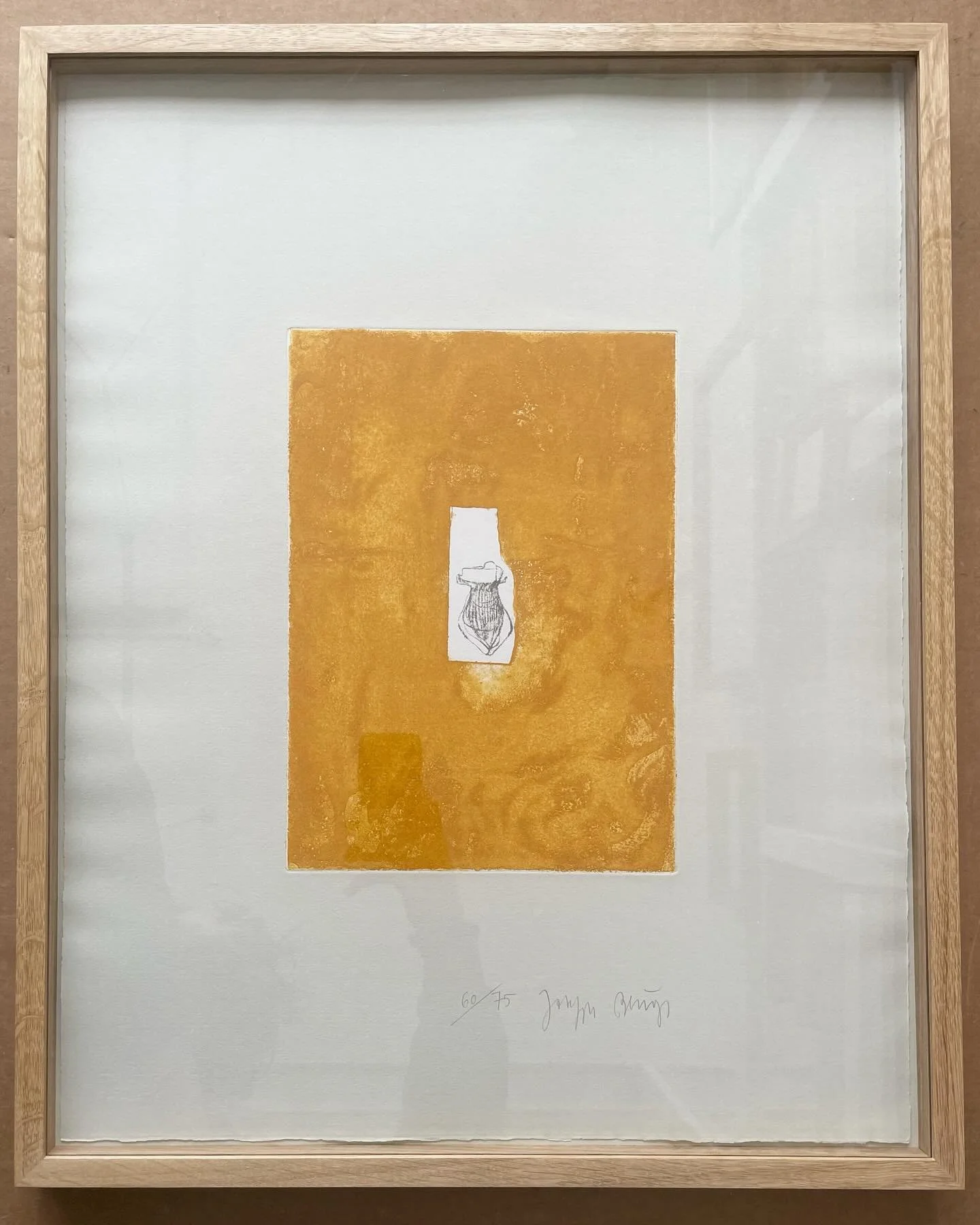 Joseph Beuys 🤩 

Framed in a simple oak frame with oak slips, splined corners and non reflective glass!

#frameworkframing #josephbeuys #pictureframing #naturalwoods #oak