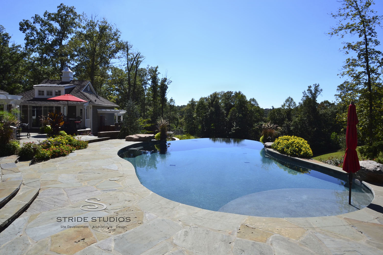 10sps-stride-studios-vanishing-edge-pool.jpg
