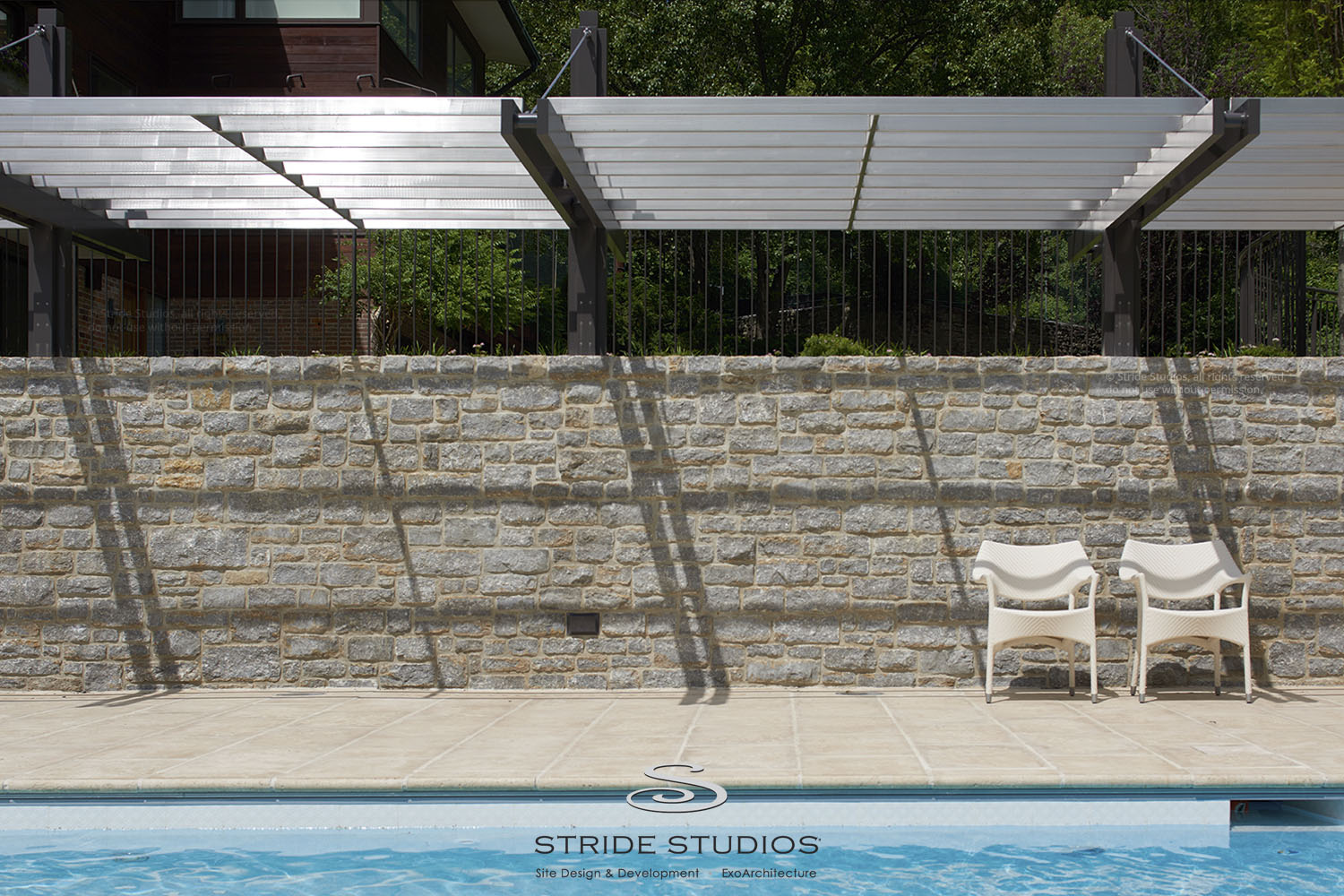 16-stride-studios-pool-contemporary-cantilevered-pergola.jpg