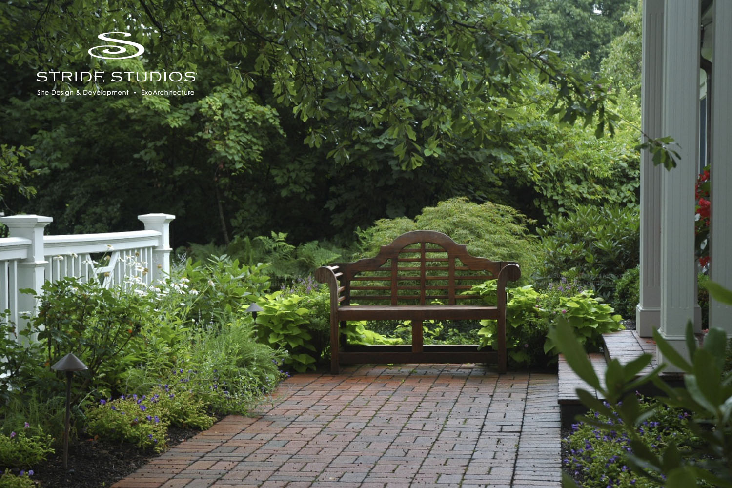35-stride-studios-teak-bench-focal-point-custom-fence.jpg