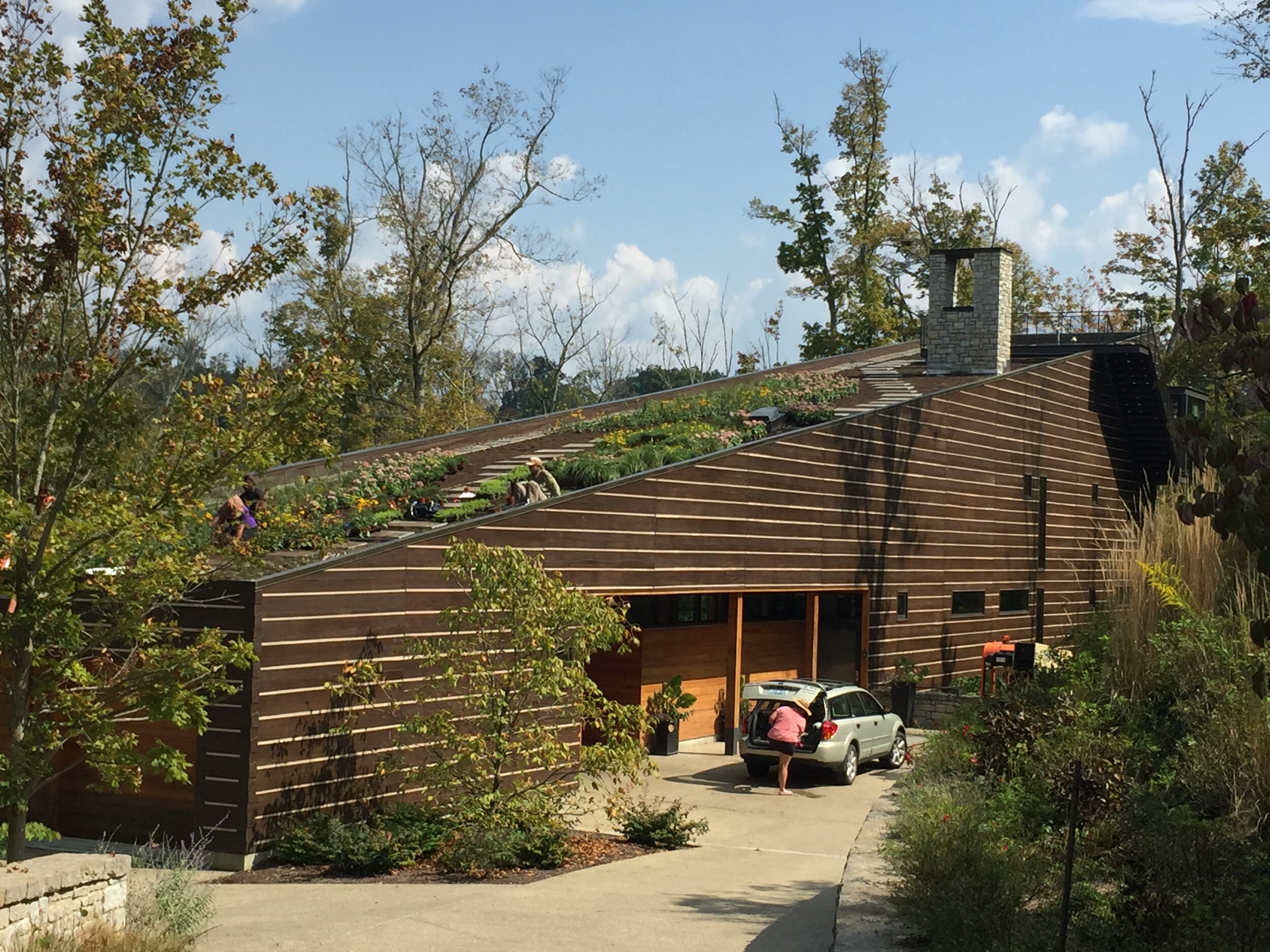 20-stride-studios-indian-hill-walnut-woods-green-roof.jpg