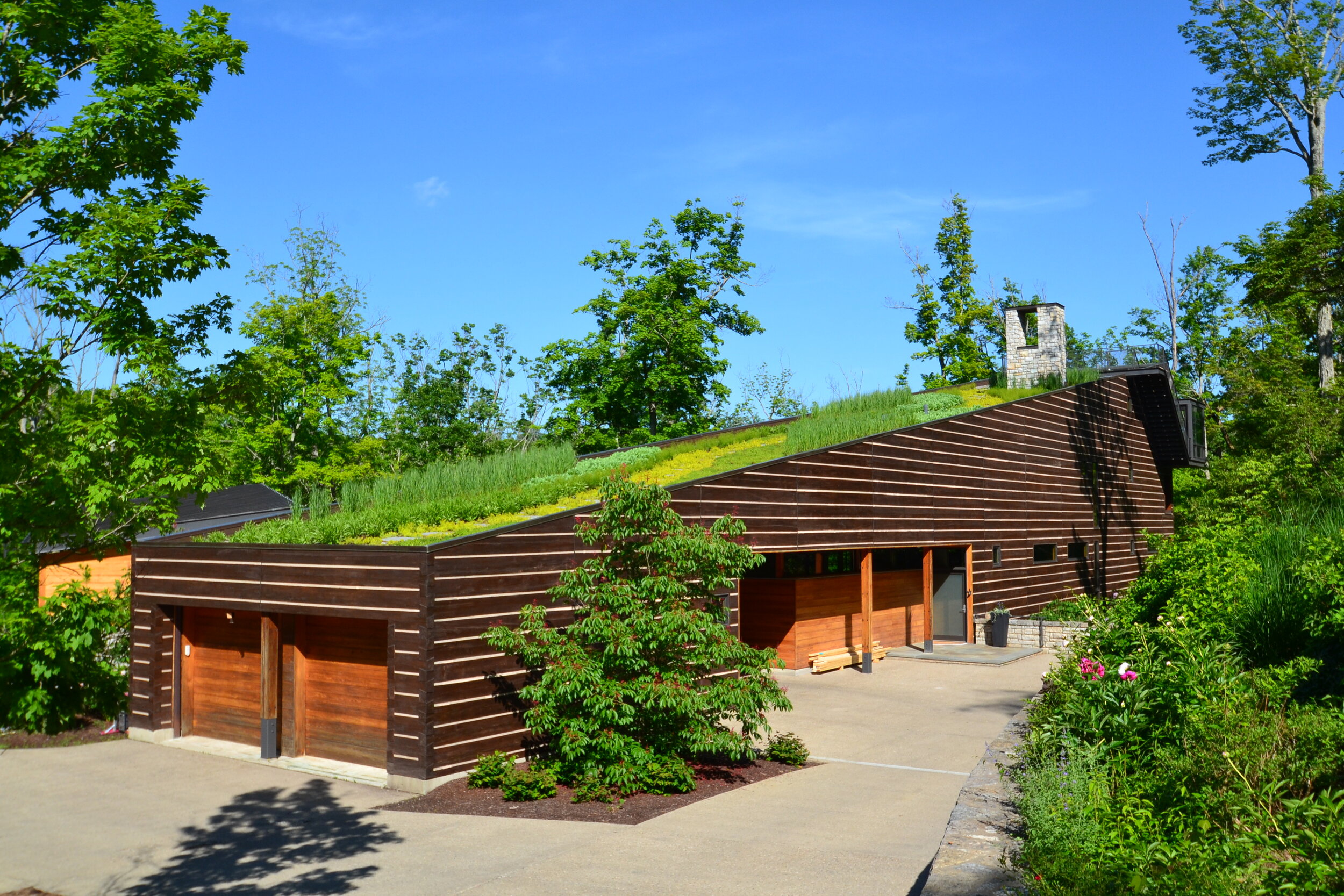 23-stride-studios-indian-hill-walnut-woods-green-roof.jpg