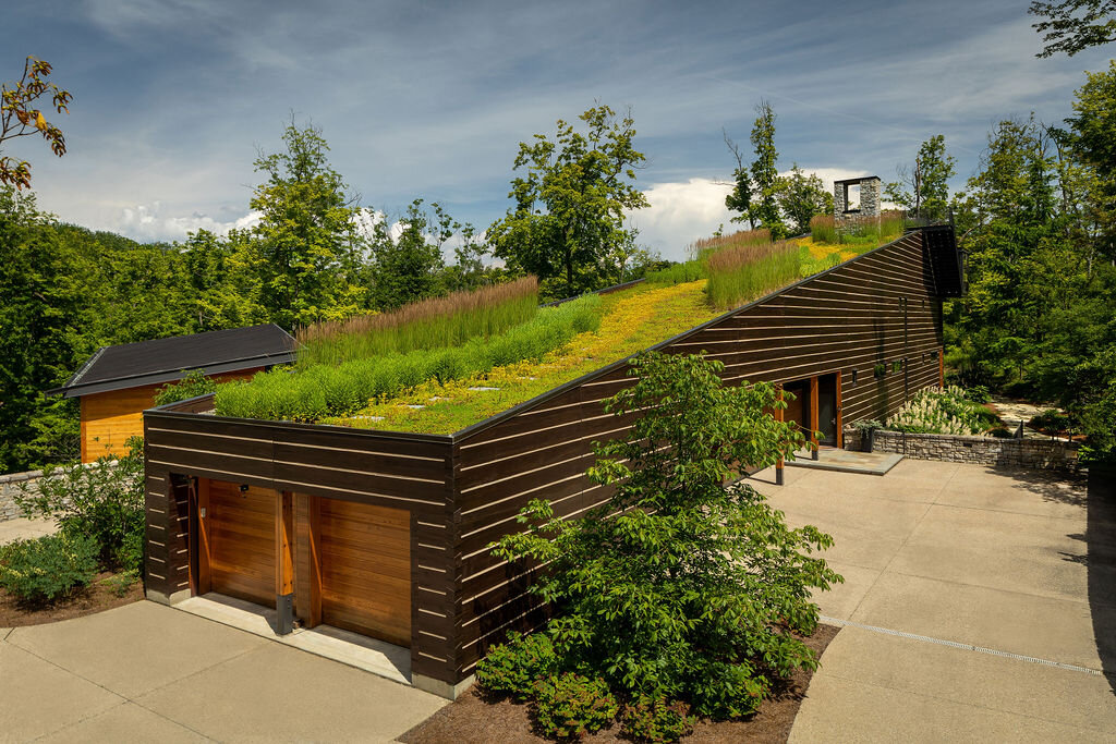 25-stride-studios-indian-hill-walnut-woods-green-roof.jpg