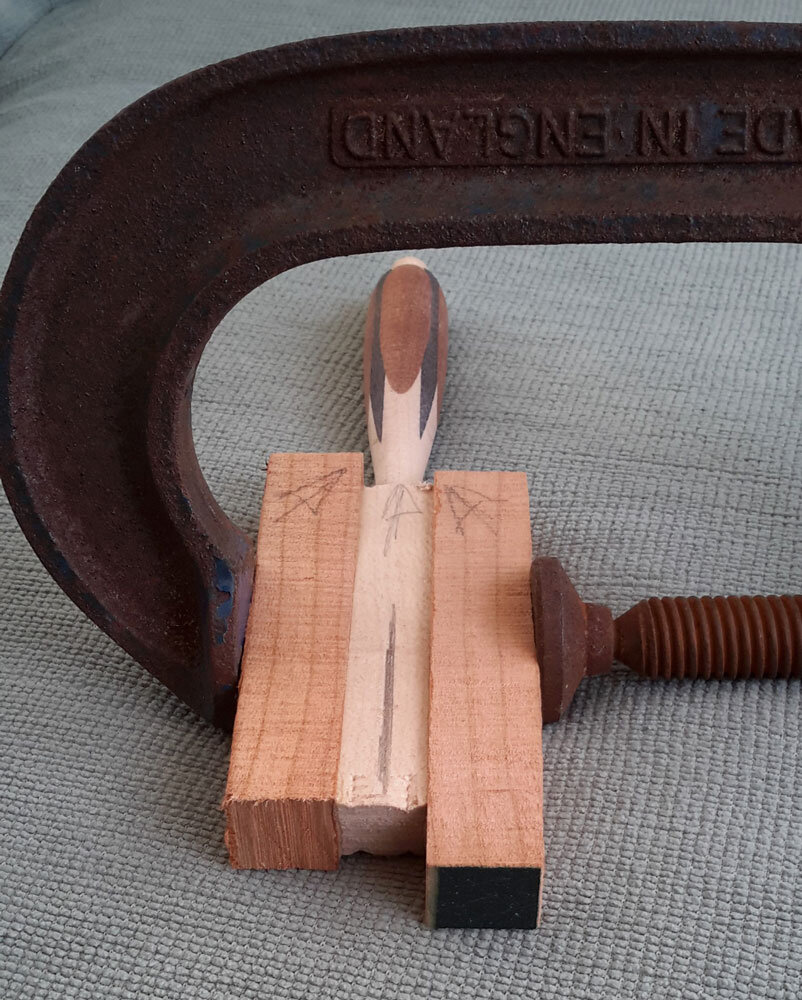  Attaching the outer sections of the bowl 