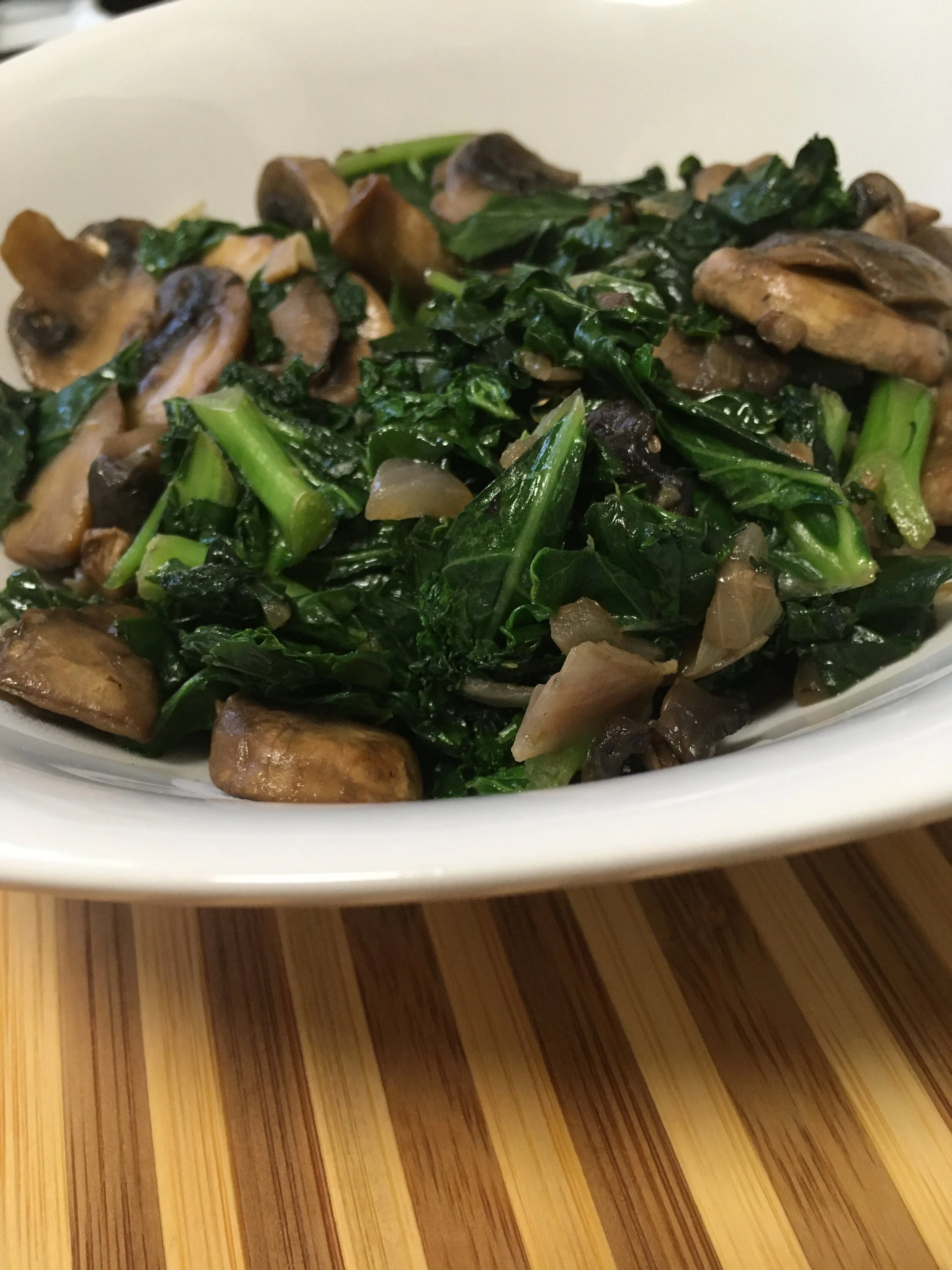 Kale with Mushrooms and Garlic 