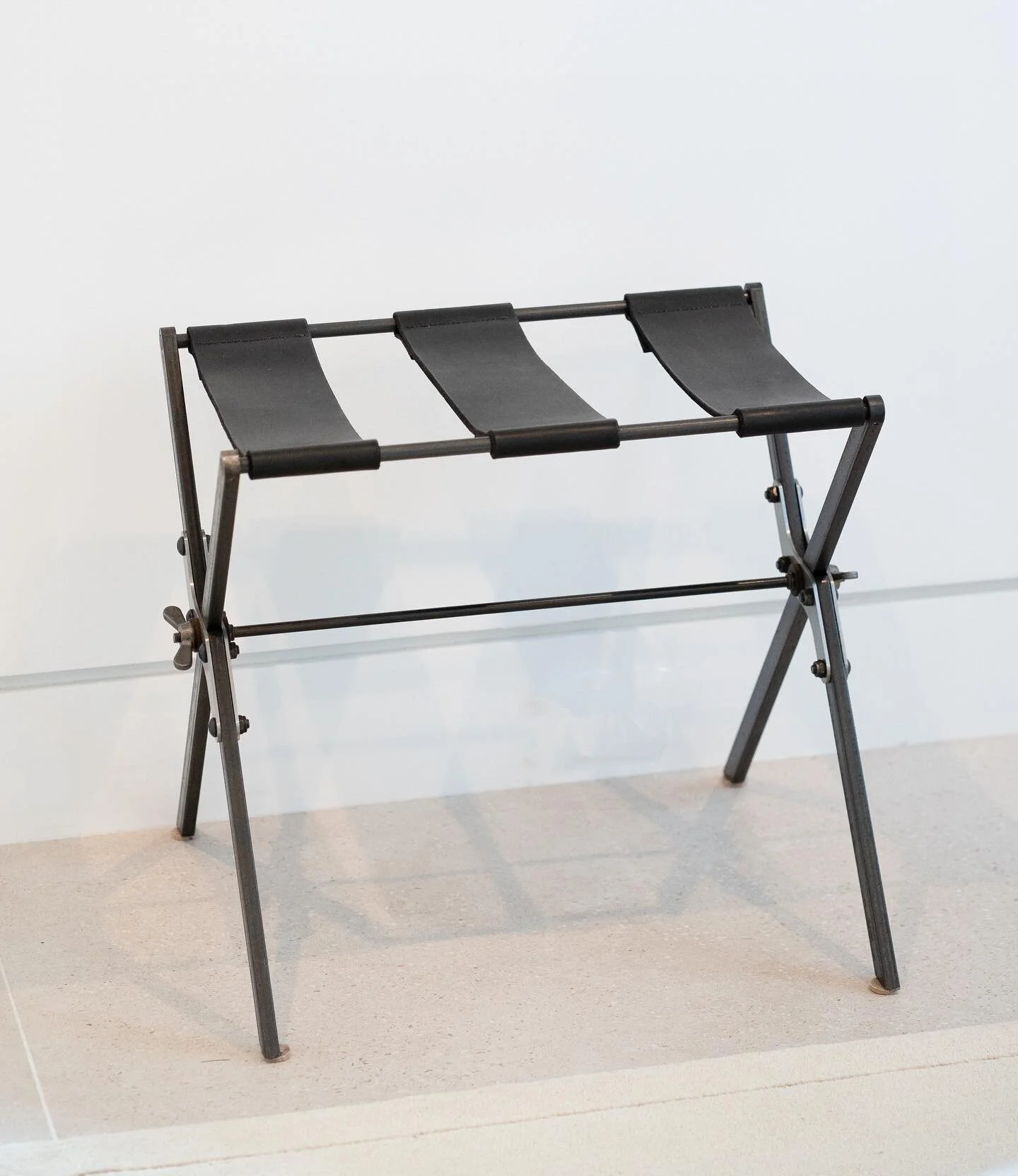 Our luggage valet is a timeless piece that will offer comfort and convenience to your holiday guests this season.

Hand-stitched bridle leather over folding hot-rolled steel frame, stainless steel hinge plate, with a cast iron wing nut.

▪️

#nycdesi