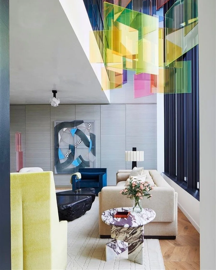 This room is a celebration of color and is well-poised to show off the versatility of our coal table. The organic nature of our coal pieces makes them easy to incorporate into any design style, As seen in @archdigest. Well-done @joeserrinsstudio!

&b