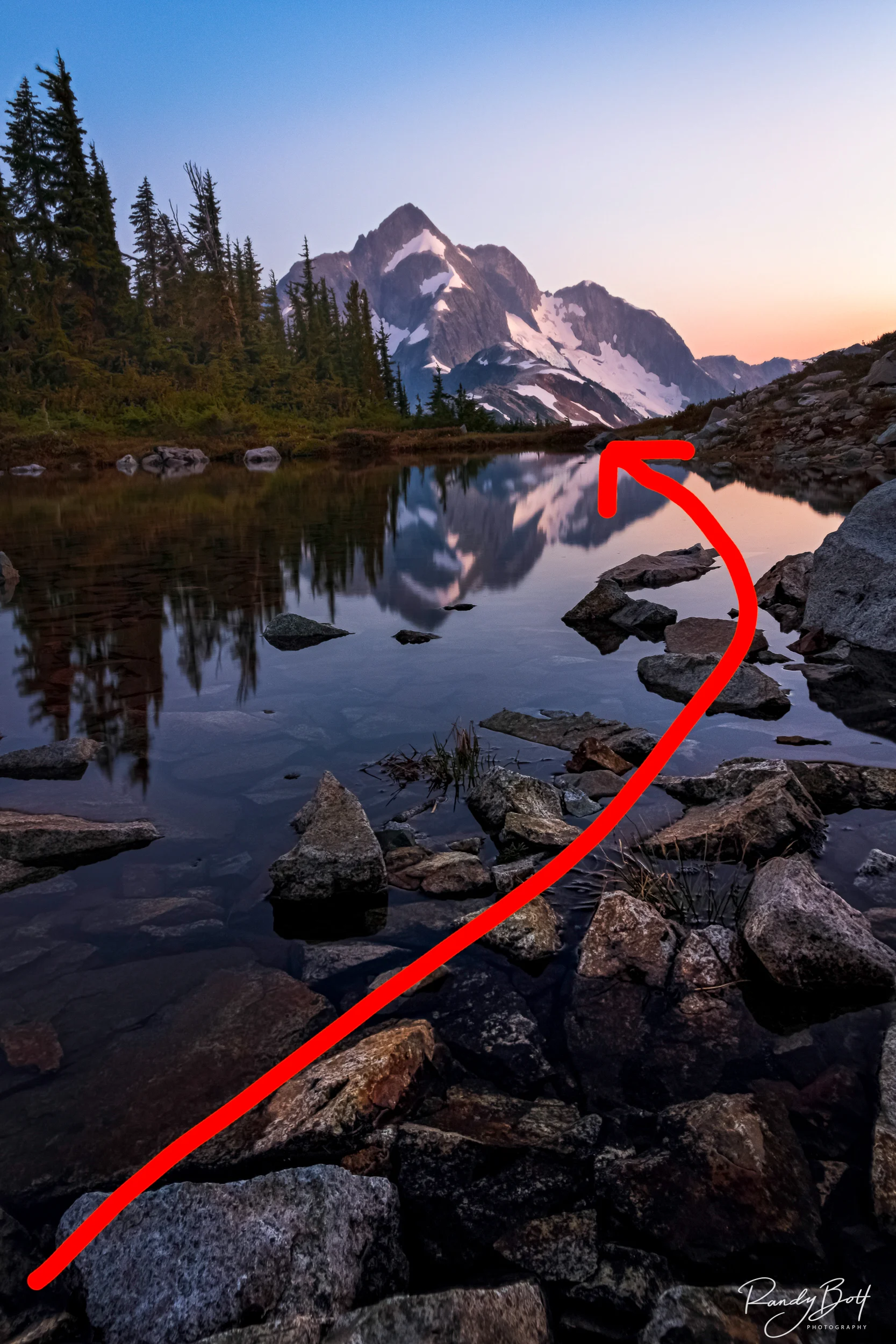 Using rocks as a leading line.