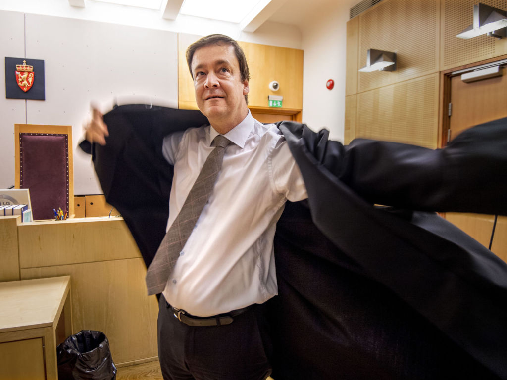 LSD AND ALCOHOL: Mr. John Chr. Elden believes the consequences of today’s case in the Supreme Court can be big, if they agree with his argument. - The Parliament might consider whether they should legalise LSD as they did alcohol, based on the absent level of risk, he says. Photo: HELGE MIKALSEN, VG