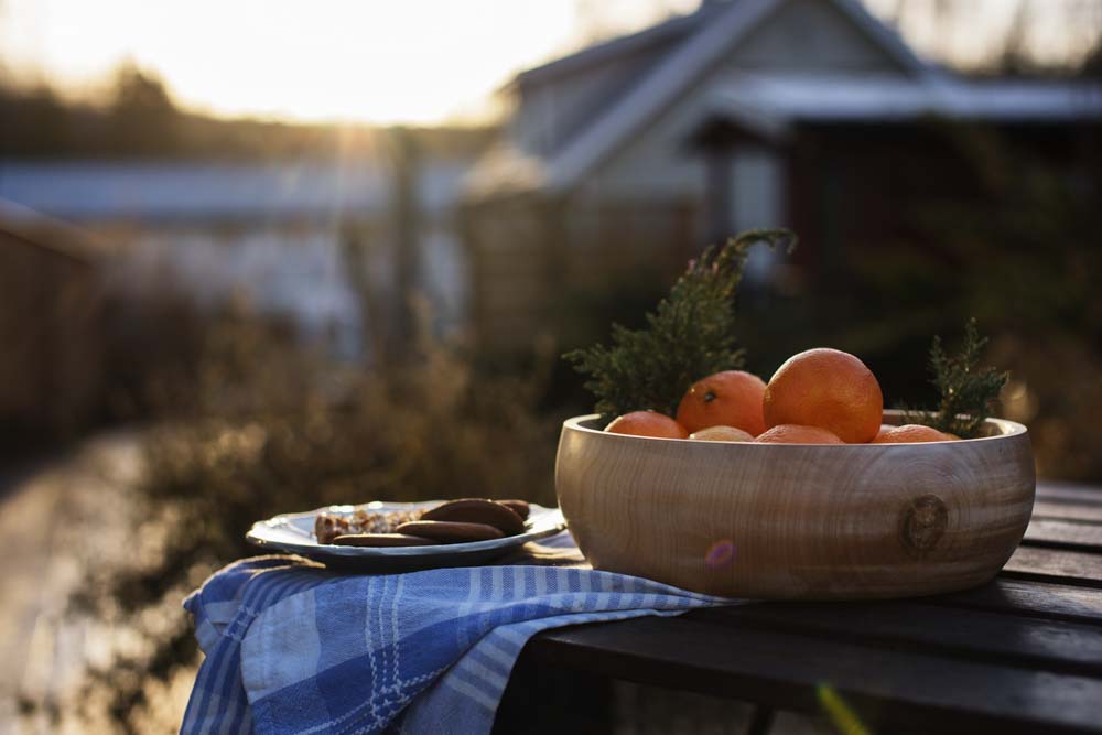 My finished bowl! Perfect for fruits on healthy days and even better for sweeties or crisps on cozy weekends.