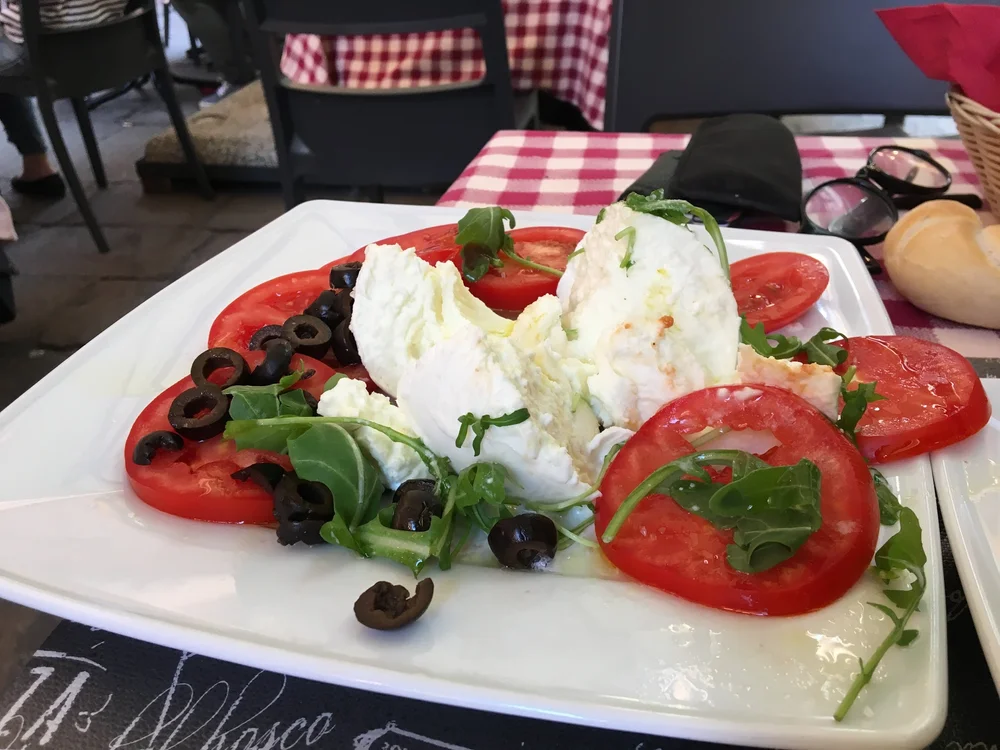 OSPA ITALY DIVIDE Day3-Fierenze_8pm-dinnertime2.JPG