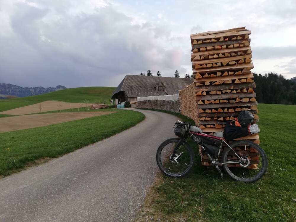 Swiss-Bikepacker-Overnighter-3-Abend-Holz76.jpg