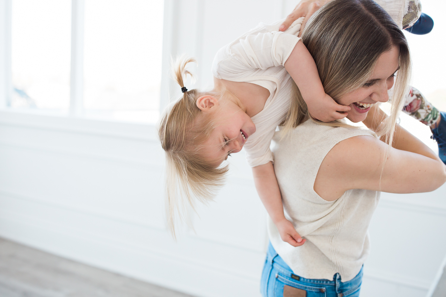 Toronto Motherhood Photography, capturing images that tell a story.