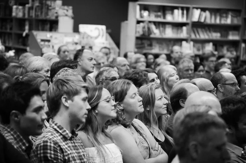 Crowd Dawkins event 2014.jpg
