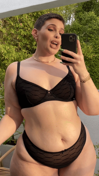 savagexfenty-selfie.gif