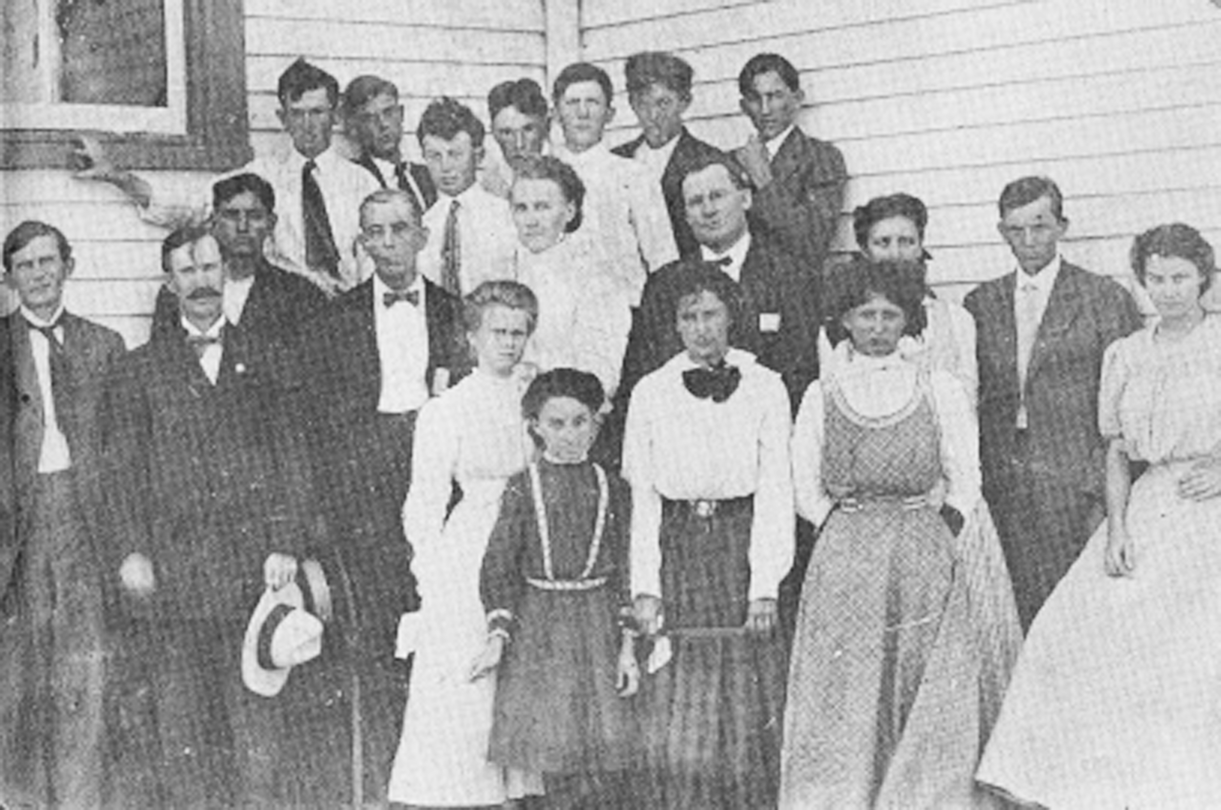First class at CSSA on the steps of the Warner Public School, 19o9.