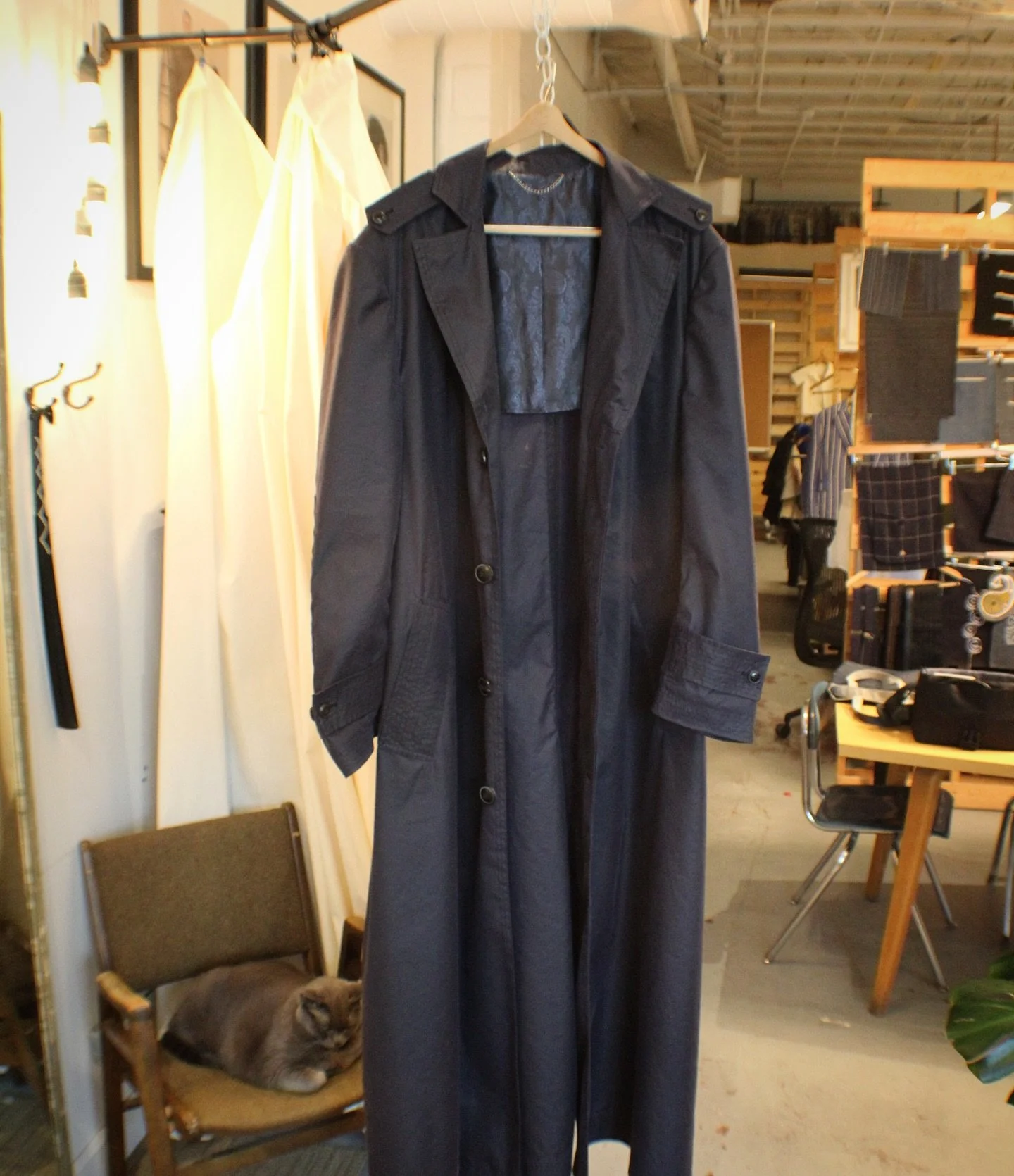 We just finished this oilcloth rain coat for Cameron! Perfect for these rainy late summer days.
#bespoke #bespoketailor #bespoketailoring #bespoketailoring✂️ #tailor #tailoring #customtailoring #sewing #costume #wool #traditionaltailoring #handmade