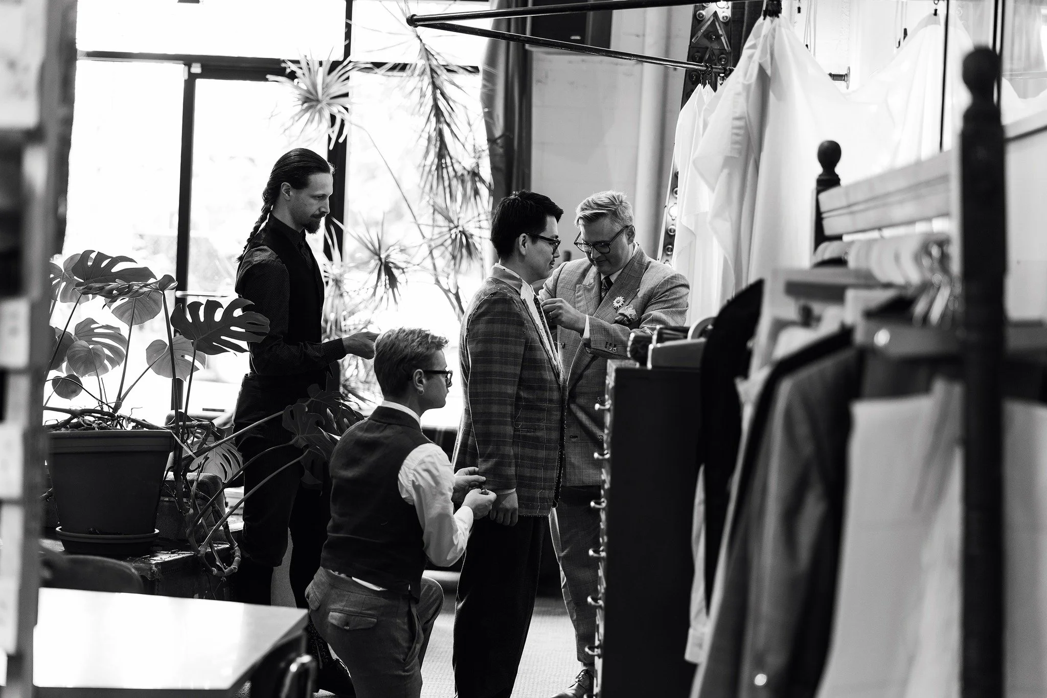 We are bespoke tailors. We can work  with any body type, any gender and any fit preference. All garments are made from scratch, in house.
Photo by @mckjames
#bespoke #bespoketailor #bespoketailoring #bespokesuit #bespokesuits #suit #customsuit #cus